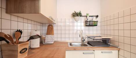 Apartment | Private kitchen | Electric kettle, toaster