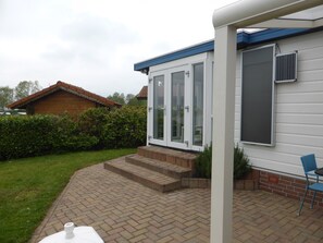 Garden - Lakeside Chalet Retreat in Green Setting (Lathum)