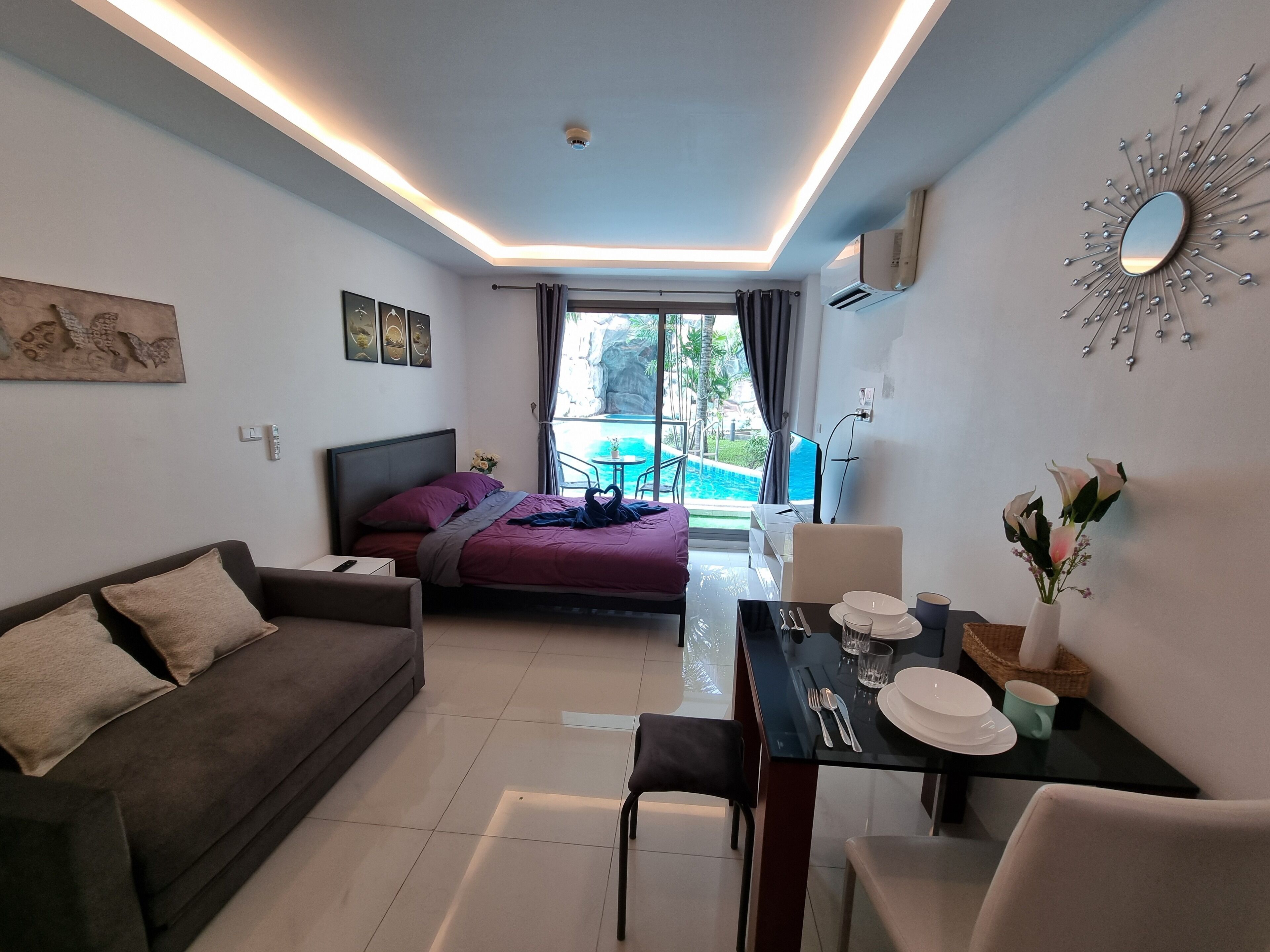 Deluxe Studio Suite | Soundproofing, iron/ironing board, free WiFi, bed sheets