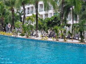Exterior - Pool Access View Laguna Beach Resort 3 Condo (Pattaya)