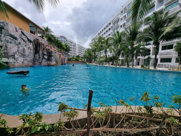 Exterior - Pool Access View Laguna Beach Resort 3 Condo (Pattaya)