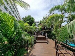 Exterior - Pool Access View Laguna Beach Resort 3 Condo (Pattaya)
