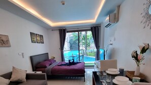 Interior - Pool Access View Laguna Beach Resort 3 Condo (Pattaya)