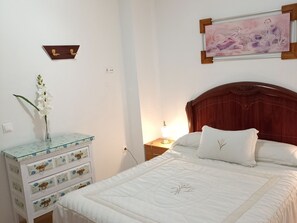 Apartment | 2 bedrooms, iron/ironing board, bed sheets