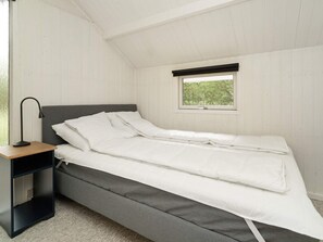 House | 2 bedrooms, individually furnished - 4 Person Holiday Home in Graested (Graested)