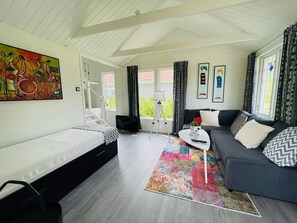 Rumah | 1 kamar tidur dan dilengkapi dengan perabotan berbeda-beda