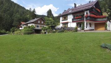 House | Bahagian luar
