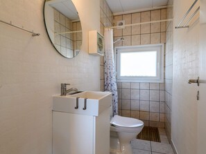 Bathroom - 4 Person Holiday Home in Fano (Fano)