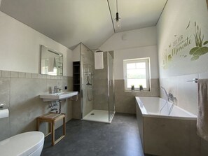 Bathroom - Haus Mariechen Comfortable Holiday Residence (Frielendorf)