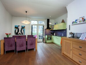 Dining - Holiday Home in Alkmaar by Canal (Alkmaar)