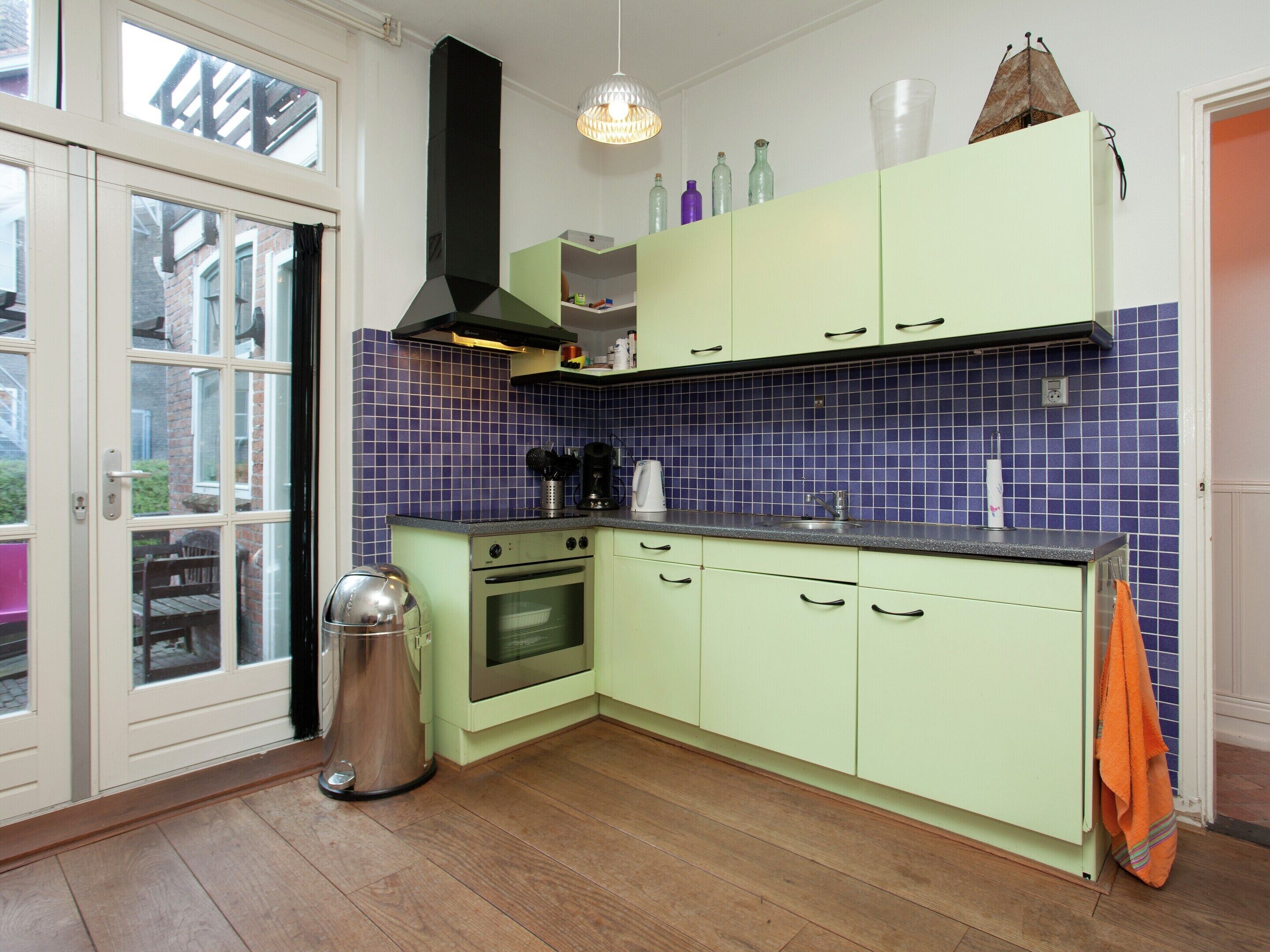 Nhà | Bếp riêng | Tủ lạnh, lò vi sóng, ấm điện, ghế cao cho trẻ em 