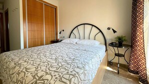 Apartment | 2 bilik tidur, seterika/papan seterika 