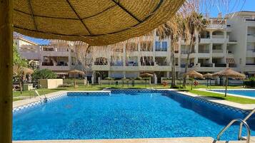 Apartment | Pool | Outdoor pool