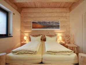 House - Canadian Log Cabin Comfortable Holiday Residence (Stuer)