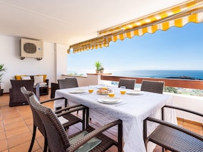 Apartment | Dining