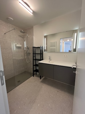 Apartment | Badezimmer