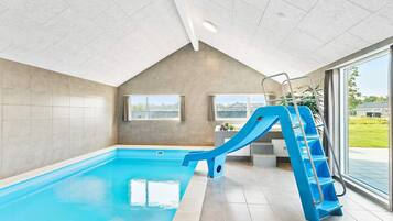 Hus | Pool | Inomhuspool och utomhuspool