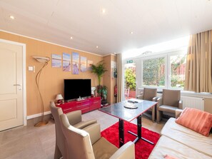 Apartment | Living area - Seaside Escape Mariakerke (Ostend)