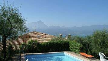 Villa | Pool | Indoor pool, outdoor pool