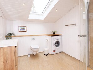 House | Bathroom - 6 Person Holiday Home in Hals (Hals)