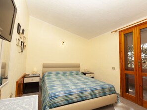 4 bedrooms, individually furnished, iron/ironing board