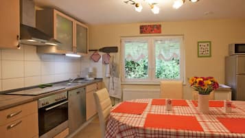 House | Private kitchen | Electric kettle, toaster