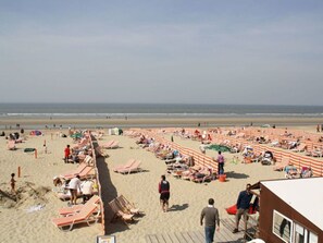 Beach - Schmitz Comfortable Holiday Residence (De Haan)
