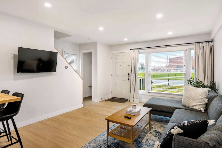 Upscale 3br/2ba W/ Jacuzzi, Steps From Big House! - Ann Arbor, MI