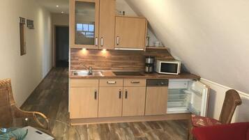 House | Private kitchen | Oven, electric kettle, toaster