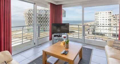 Apartment With Frontal Sea-views