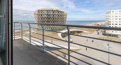 Apartment With Frontal Sea-views