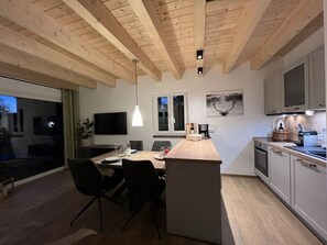 Căn hộ | Bếp riêng | Ấm điện, lò nướng bánh mì