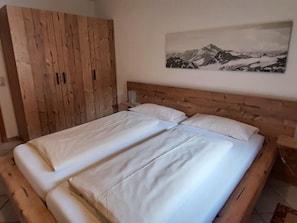 Apartment | 2 Schlafzimmer, individuell eingerichtet, Bettwäsche