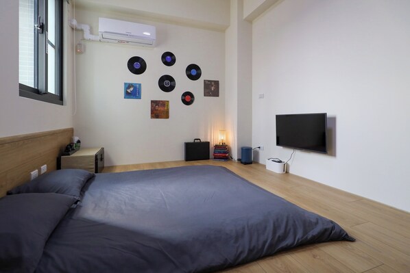 Comfort Quadruple Room, 2 Bedrooms, Non Smoking, Balcony | Free WiFi, bed sheets
