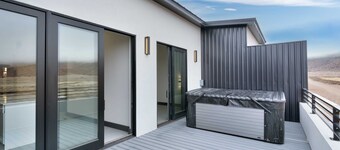 Vizcaya #3 - Moab's Newest Luxury Rental (Hot Tub)