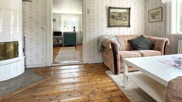 House | 2 bedrooms, individually furnished