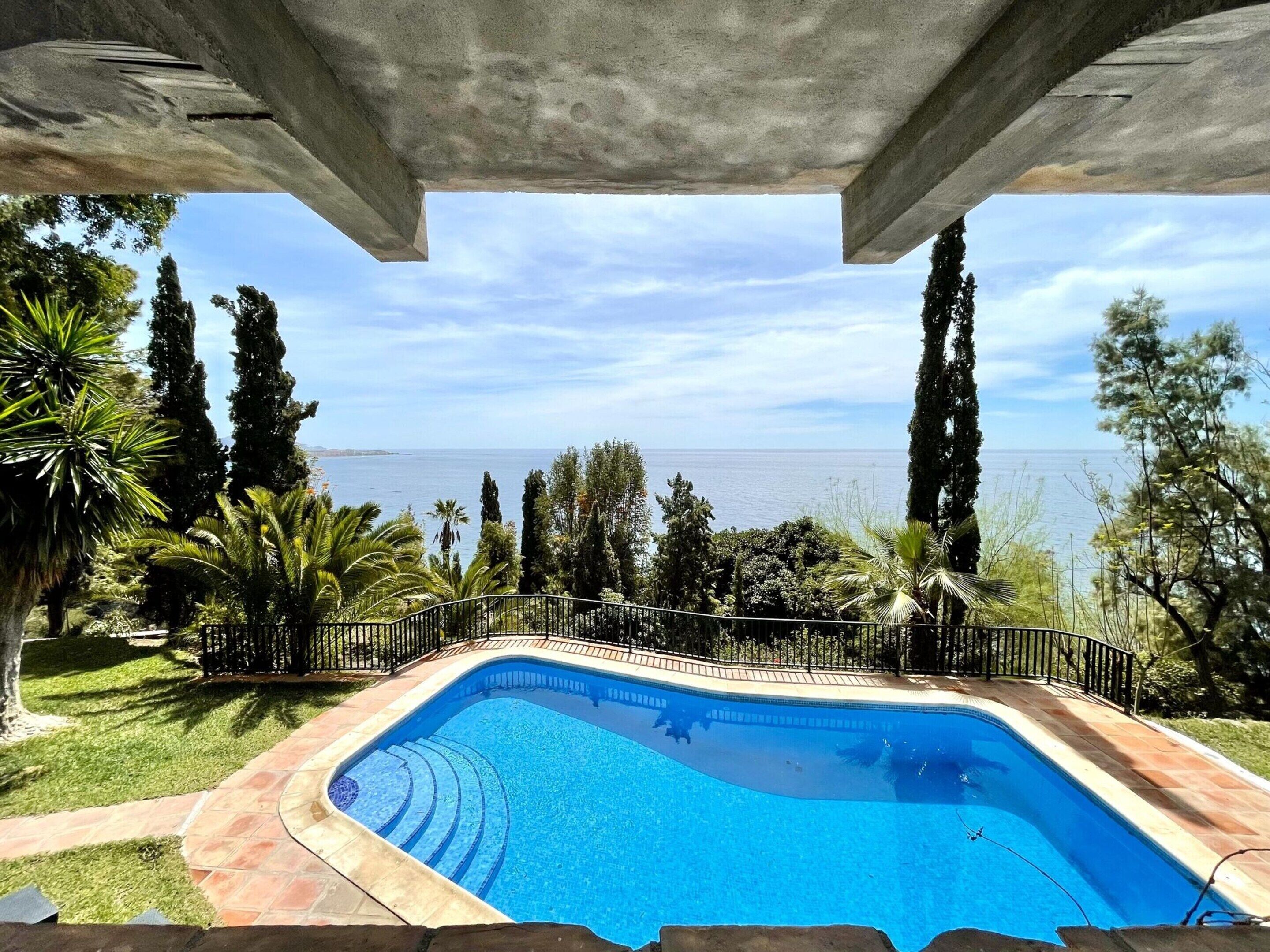 Vila | Kolam renang | Kolam renang indoor dan kolam renang outdoor