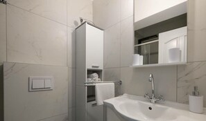 Bathroom - Donatella -apt 1- 10m van het Strand (Medulin)