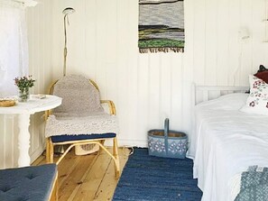 House | 2 bedrooms - 3 Person Holiday Home in Grangarde-by Traum (Grangarde)