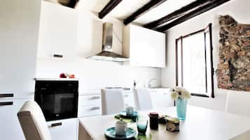 Apartment | Private kitchen | Electric kettle, highchair