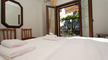 Family Apartment | 2 bedrooms, desk, soundproofing, free WiFi