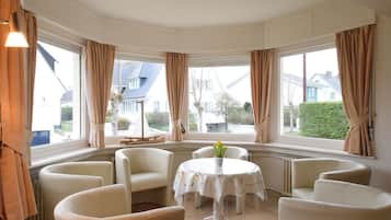 Villa | Dining