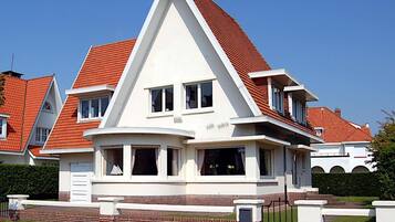 Villa | Exterior