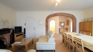 Villa | Dining