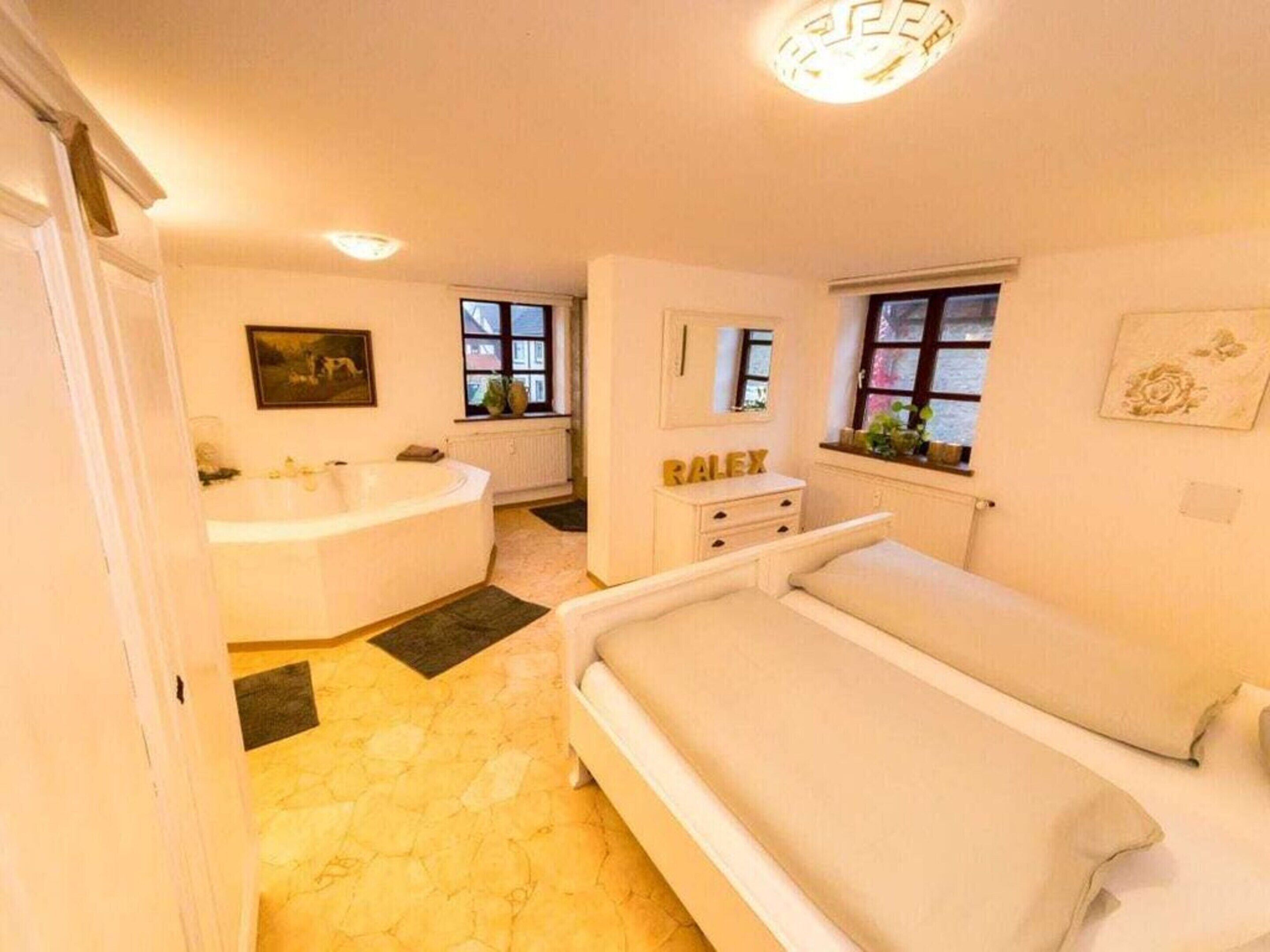 Rumah | 1 kamar tidur dan dilengkapi dengan perabotan berbeda-beda
