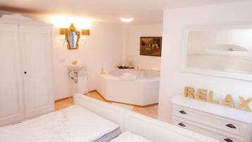 House | 1 bedroom, individually furnished