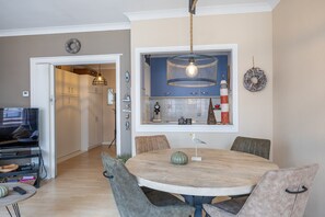 Apartment | Dining