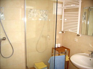 House | Bathroom - to the Beach Modern Retreat (Lubmin)