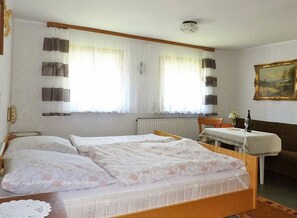 House | 4 bilik tidur, dilengkapkan perabot secara berasingan