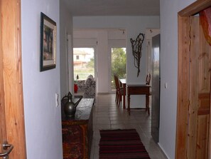 House | 2 bedrooms, individually furnished, iron/ironing board